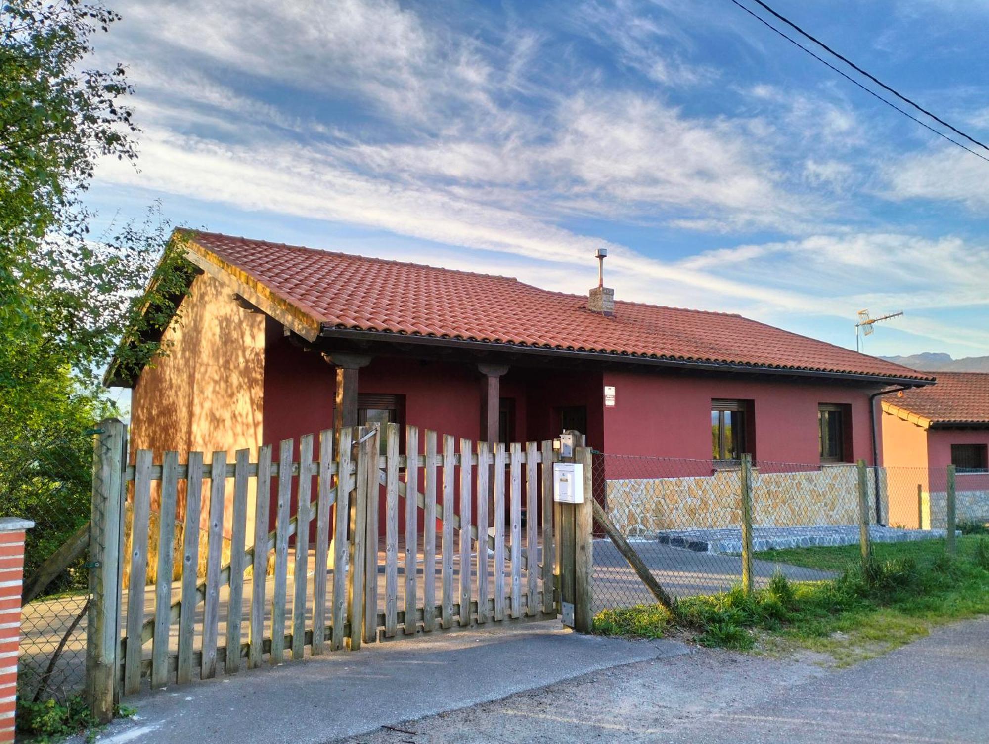Pensjonat La Casa De Nuria Onís Zewnętrze zdjęcie
